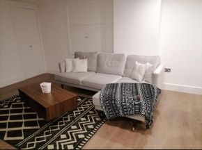 BatterseaFlat Sleeps6 Refurbished Tv